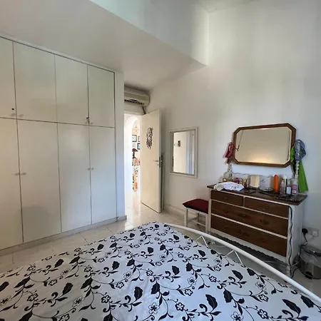 Natalia's 1 Bedroom Apartemnt * بافوس