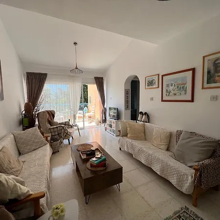 Natalia's 1 Bedroom Apartemnt شقة بافوس
