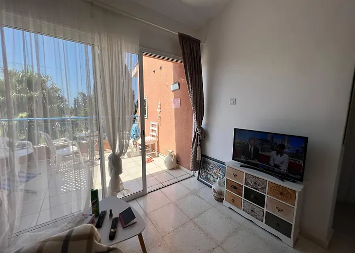Apartament Natalia's 1 Bedroom Apartemnt Pafos